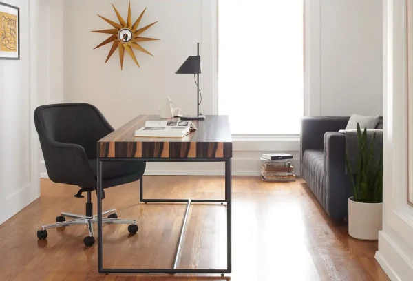 Domino Desk