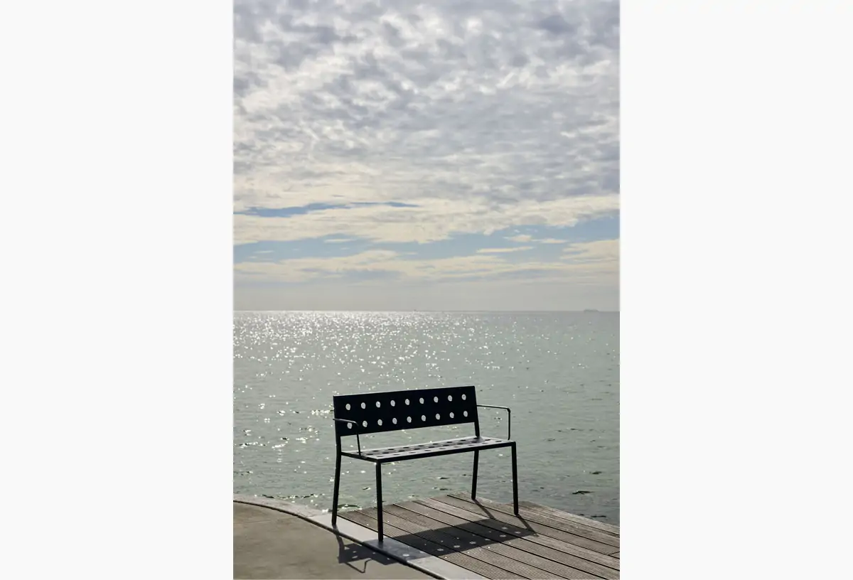 Balcony Dining Bench w. arm_02