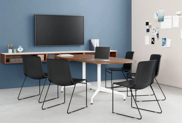 Eames Table - Collaborative