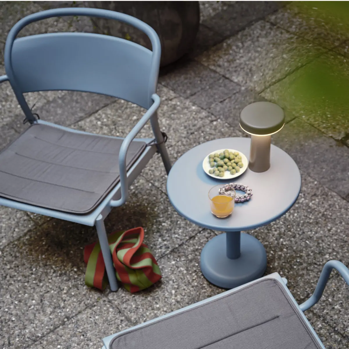 Linear Steel Coffee Table_02 (2)