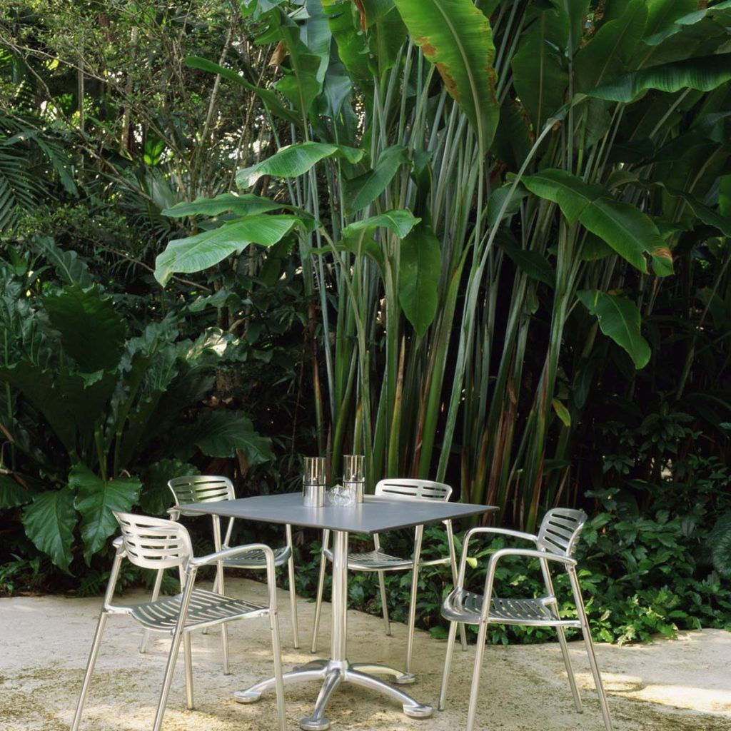 Pensi Table – XTRA OFFICE