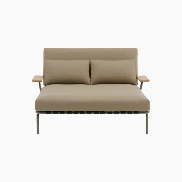 Settle Lounge Bed w. Armrest