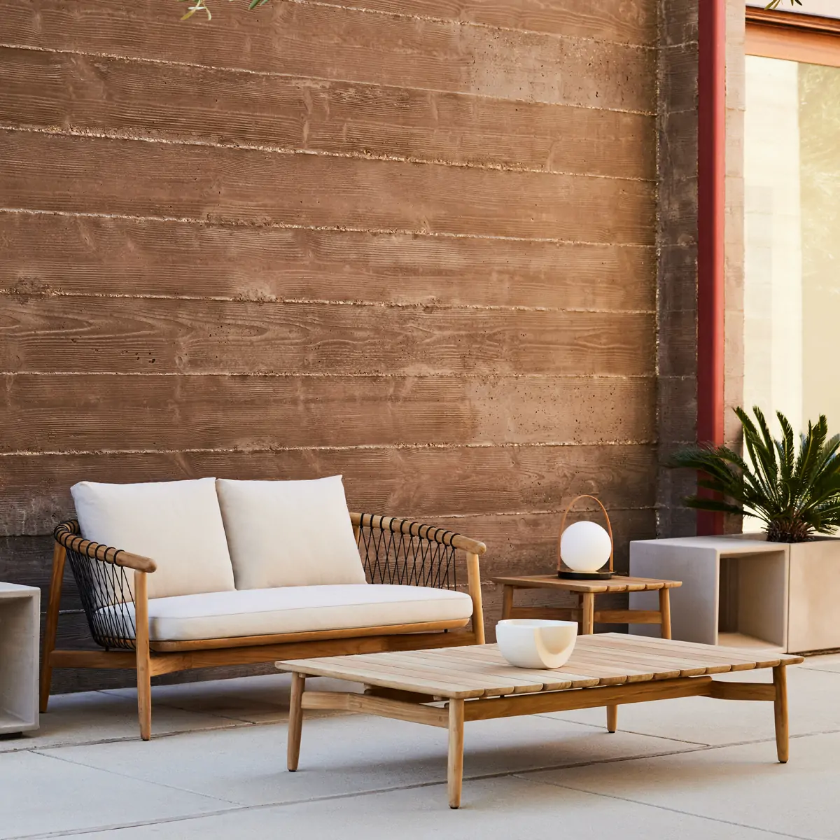 Crosshatch Outdoor Coffee Table_02