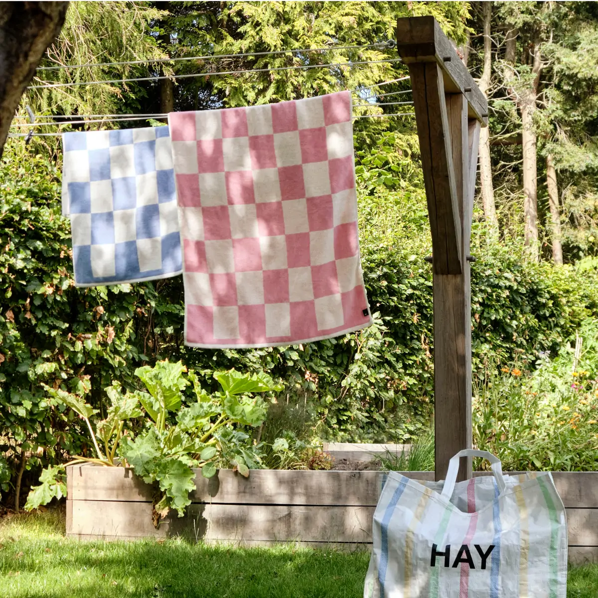 Check Hand Tower 2 (2)