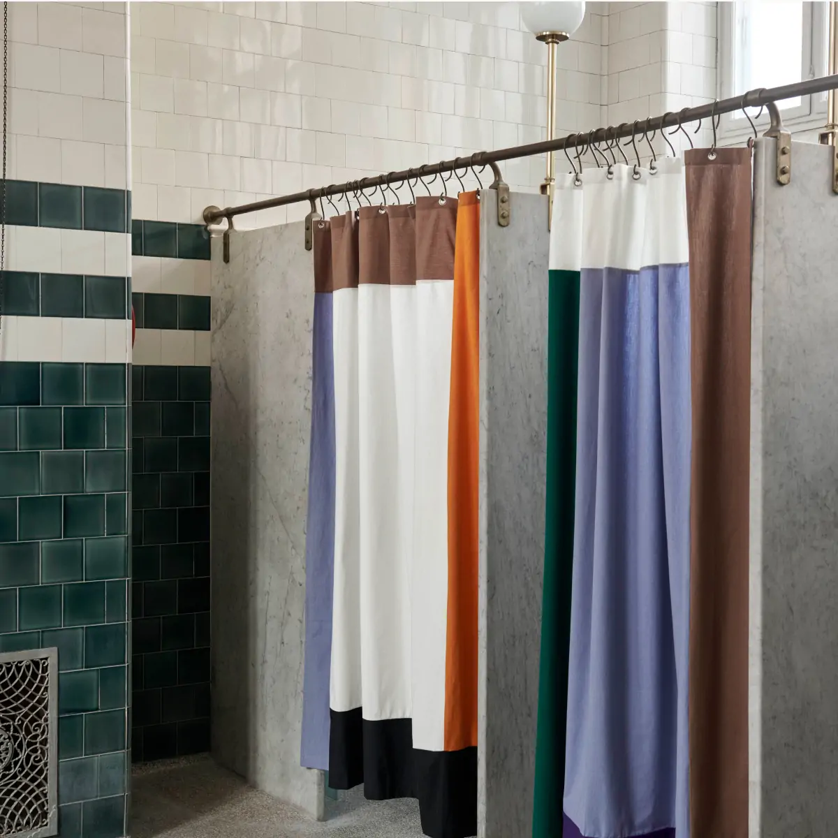 Pivot Shower Curtain_02 (2)