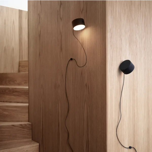 Post Wall Lamp
