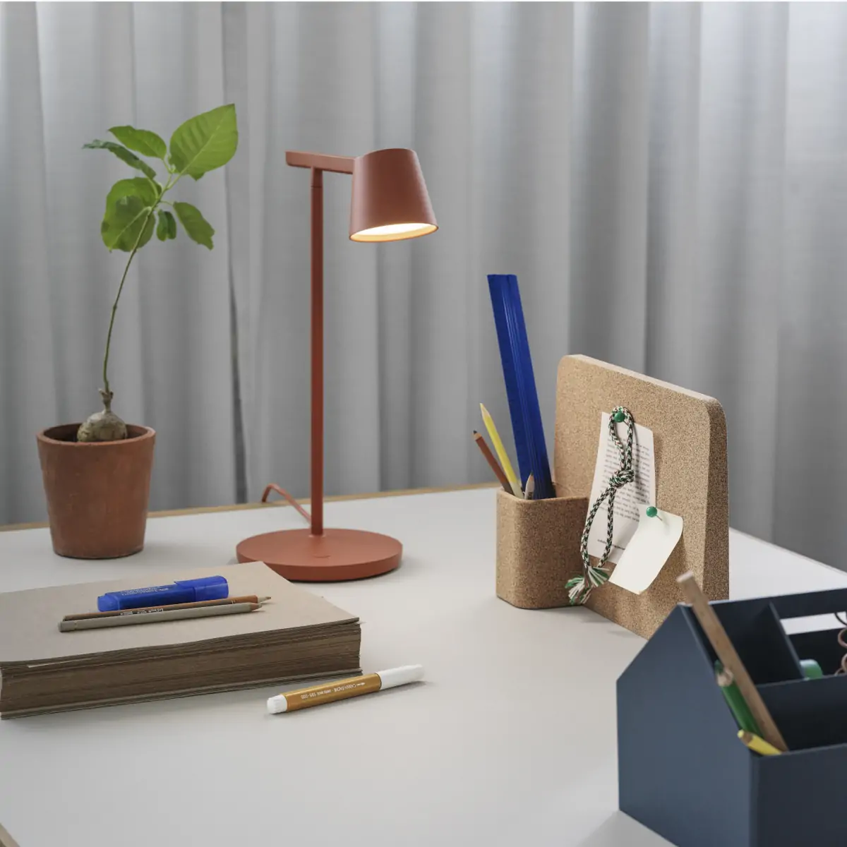 Tip Table Lamp_02