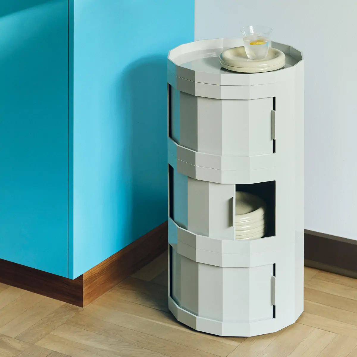 Facet Cabinet 30_02 1