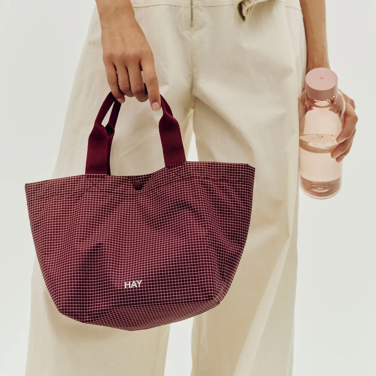 Grid Everyday Bag_02 1