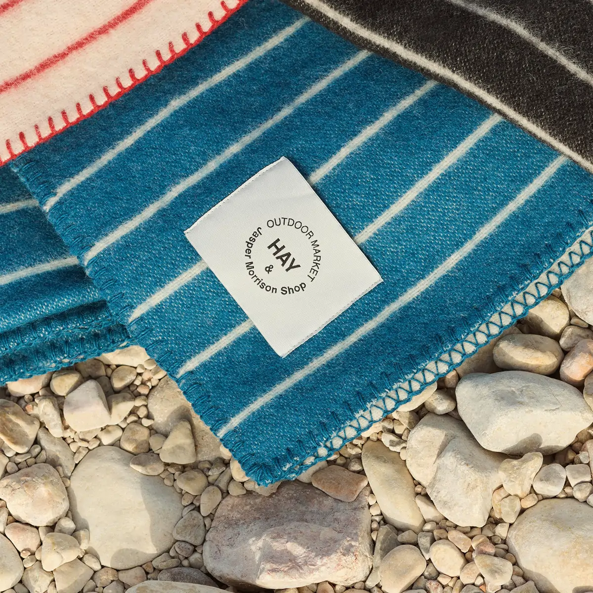 Outdoor Market Throw_02 1