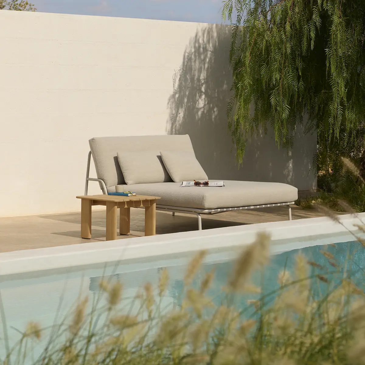 Settle Lounge Bed_02 1